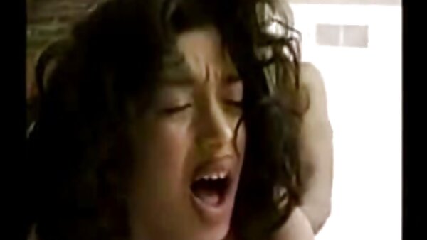 Si video seks melayu gemuk rambut coklat pucat berambut pendek GF memberikan blowjob dan handjob pada kamera